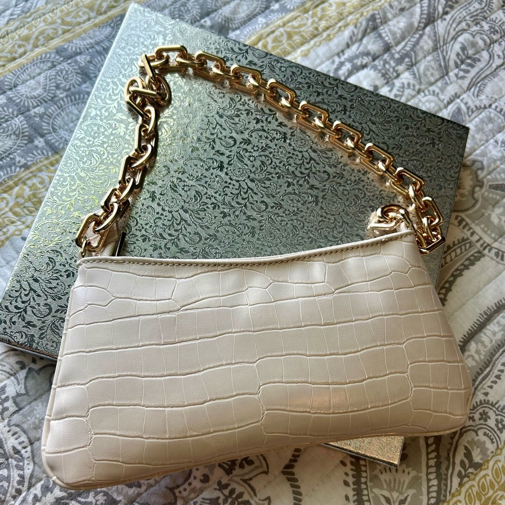 Elegant Cream Croc-Embossed marca ZARA